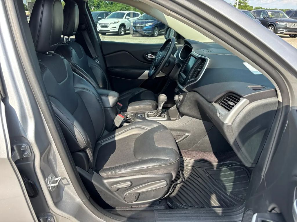 2018 Jeep Cherokee Latitude Plus - Photo 23