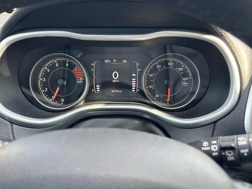 2018 Jeep Cherokee Latitude Plus - Photo 14