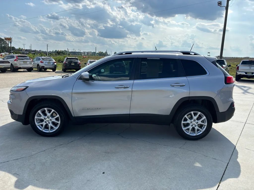 2018 Jeep Cherokee Latitude Plus - Photo 7
