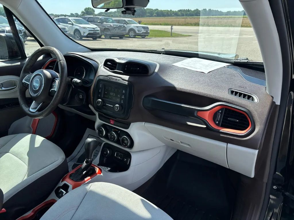 2015 Jeep Renegade Latitude - Photo 25