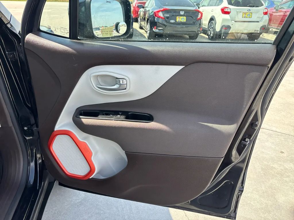2015 Jeep Renegade Latitude - Photo 26