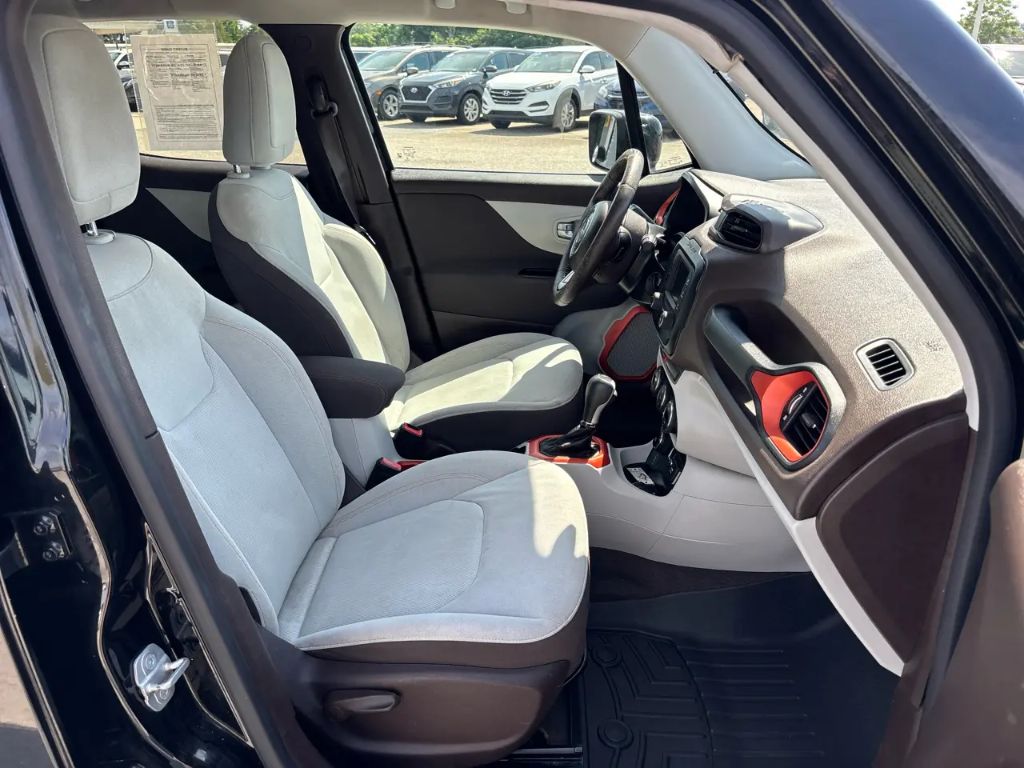 2015 Jeep Renegade Latitude - Photo 24