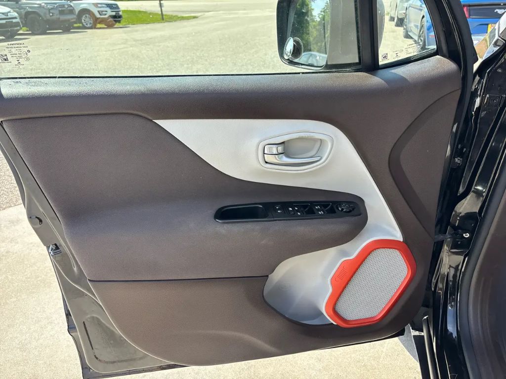 2015 Jeep Renegade Latitude - Photo 20