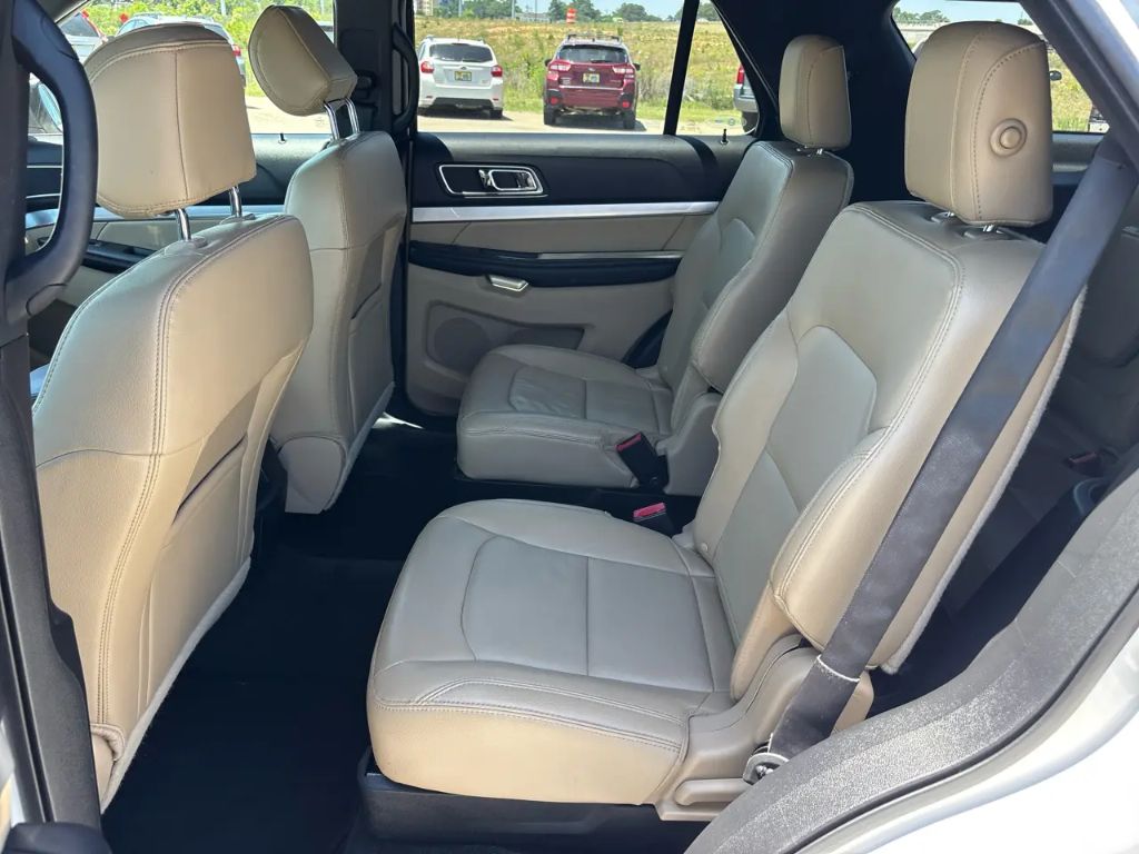 2016 Ford Explorer XLT - Photo 21