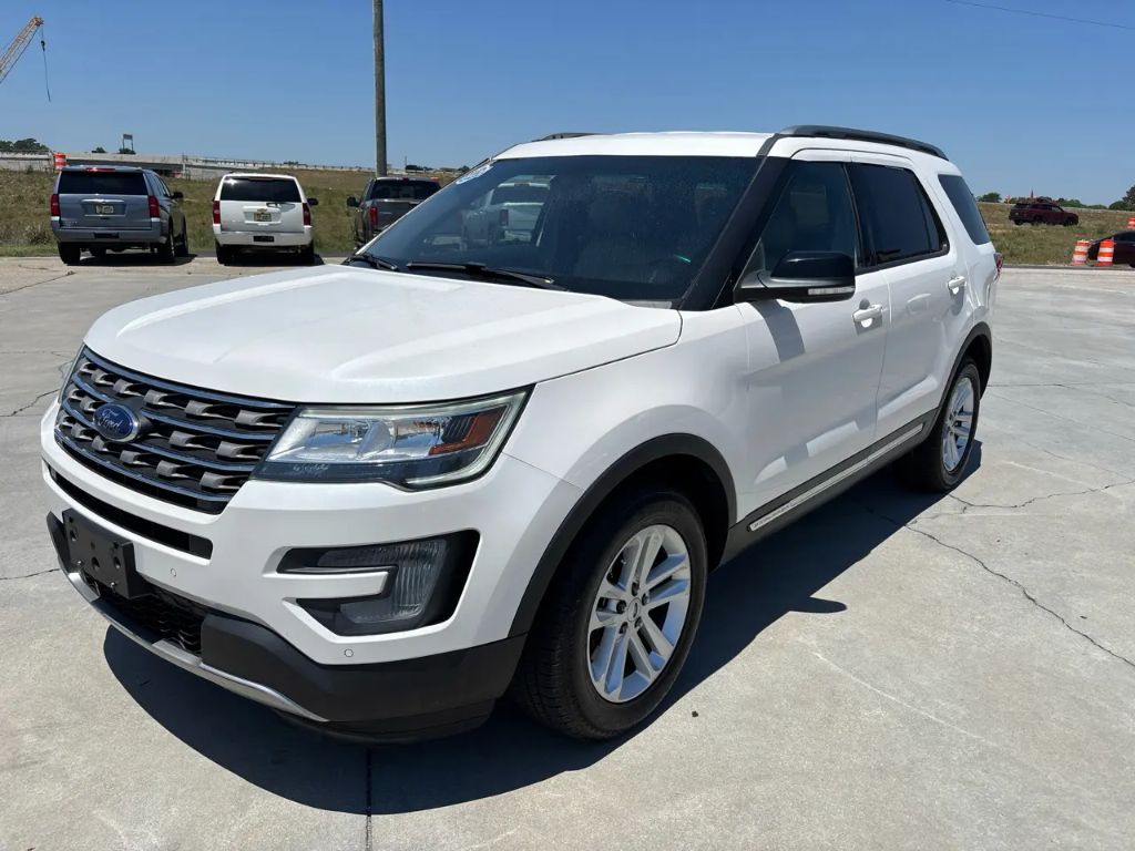 2016 Ford Explorer XLT - Photo 9