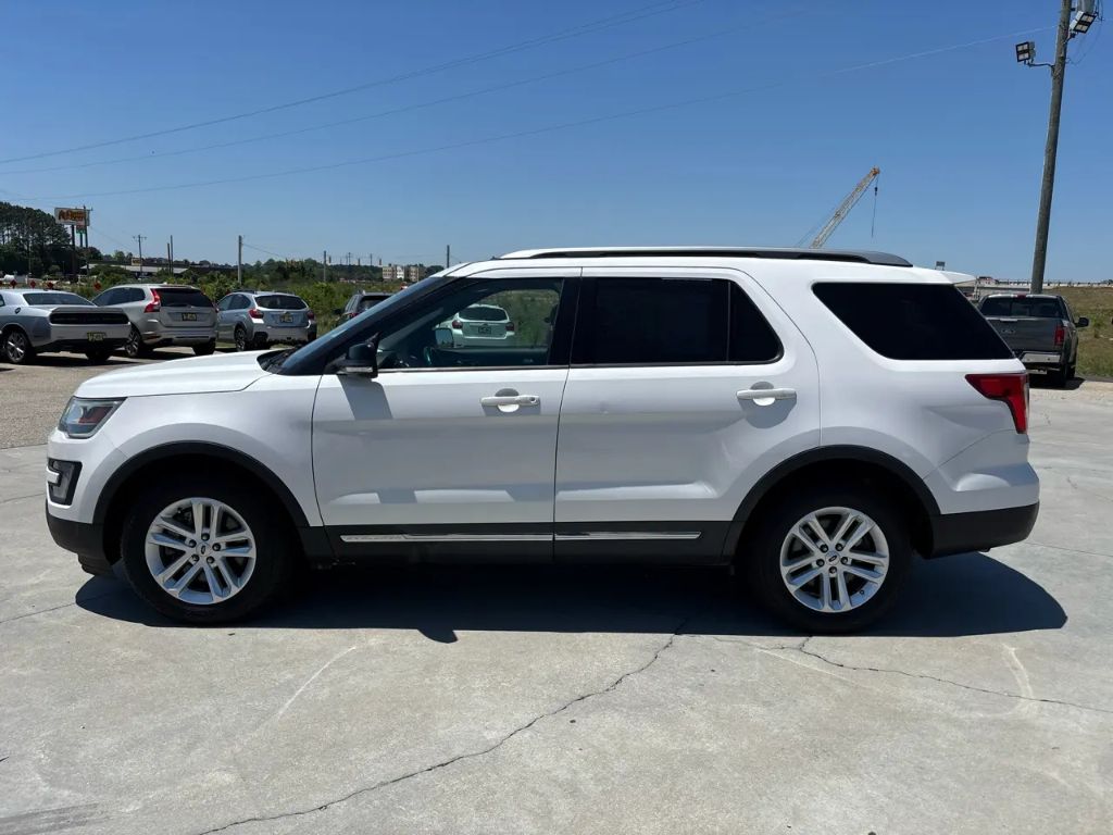 2016 Ford Explorer XLT - Photo 8