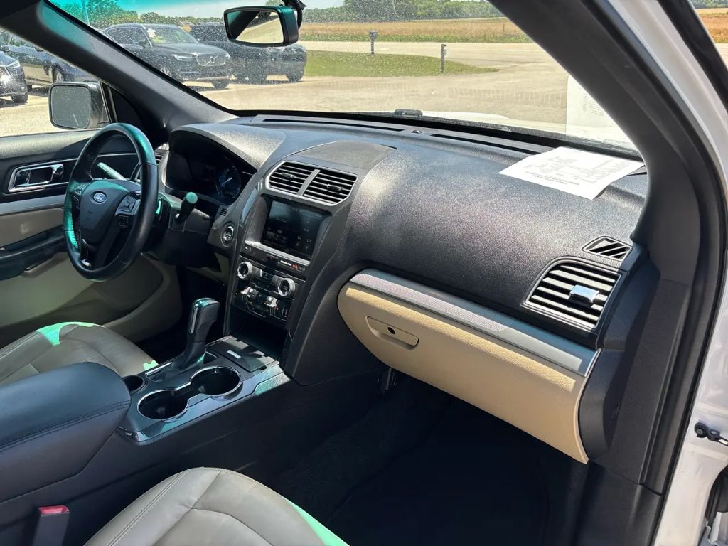 2016 Ford Explorer XLT - Photo 26