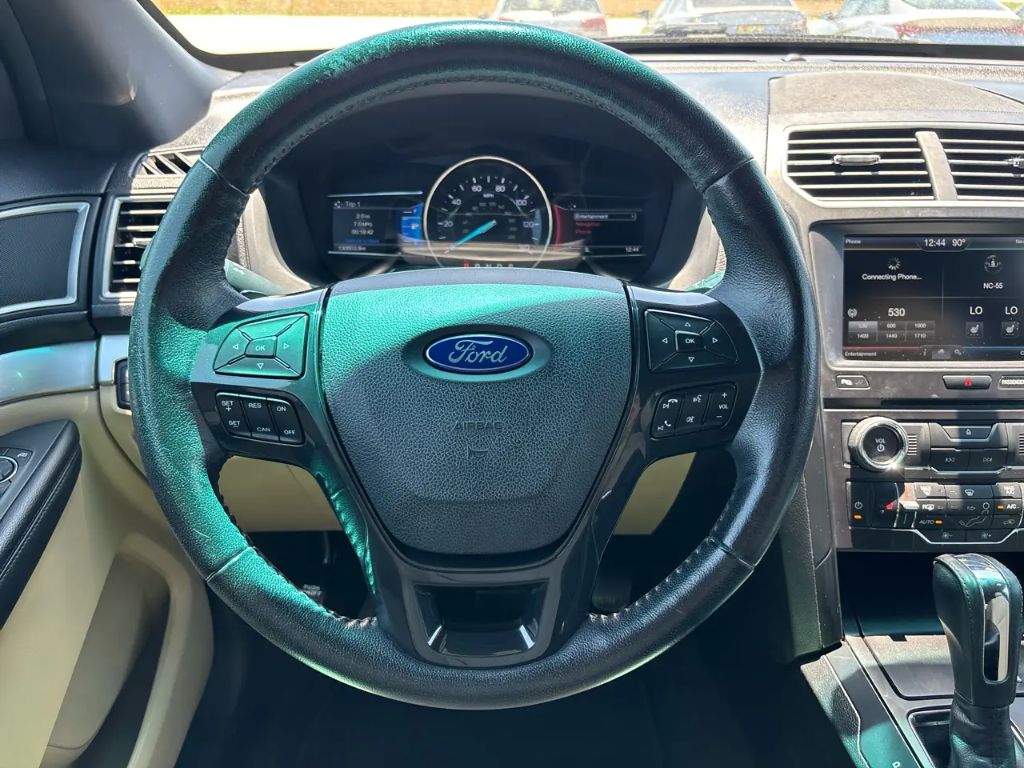 2016 Ford Explorer XLT - Photo 14