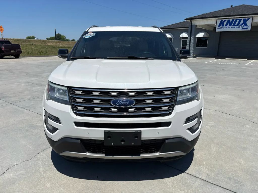 2016 Ford Explorer XLT - Photo 10