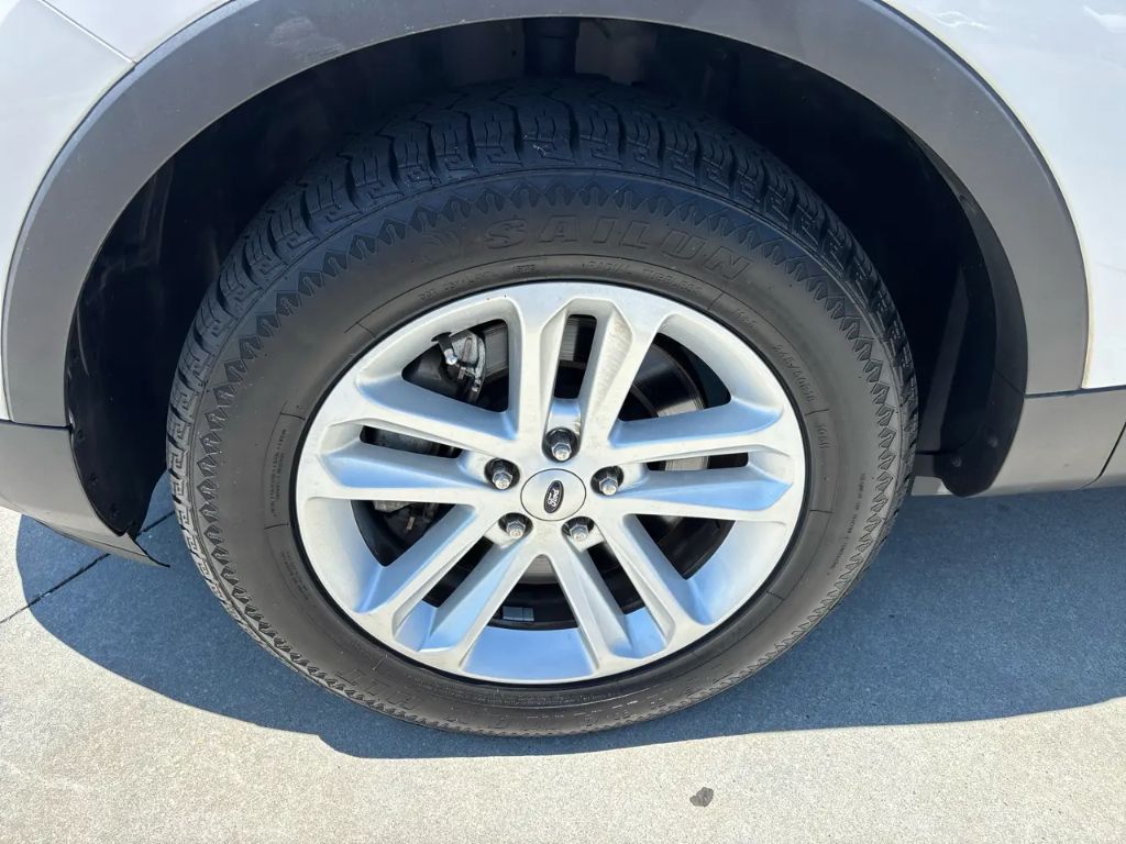 2016 Ford Explorer XLT - Photo 12